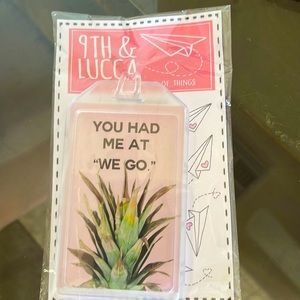 BNWT 9th and Luca pineapple luggage tag